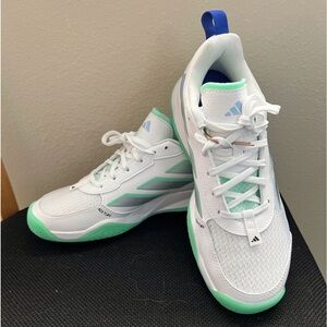 NWB ADIDAS Women’s (Size 6.5) Avaflash Low Sneakers